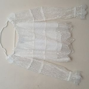 Women's KENDALL+KYLIE Blouse.  Color Cream. Size S.